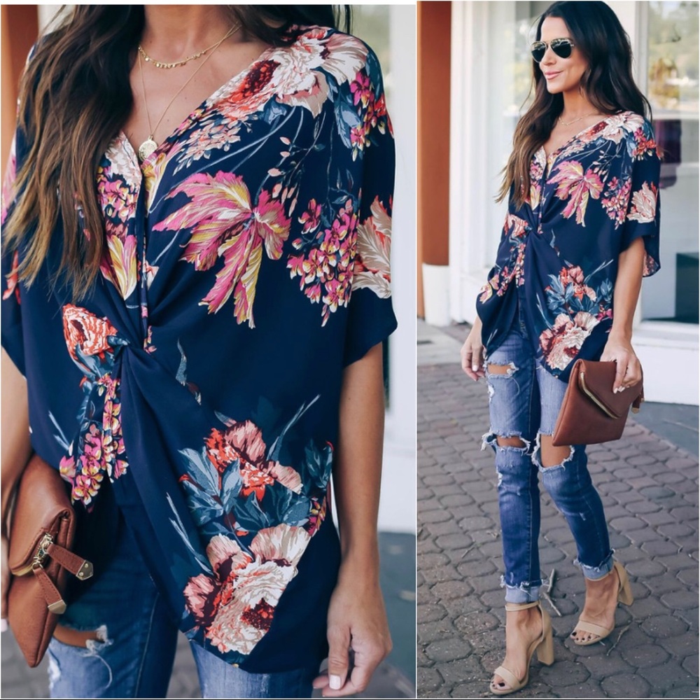 EVERLASTING LOVE FLORAL TWIST TOP-NAVY • new with tags •